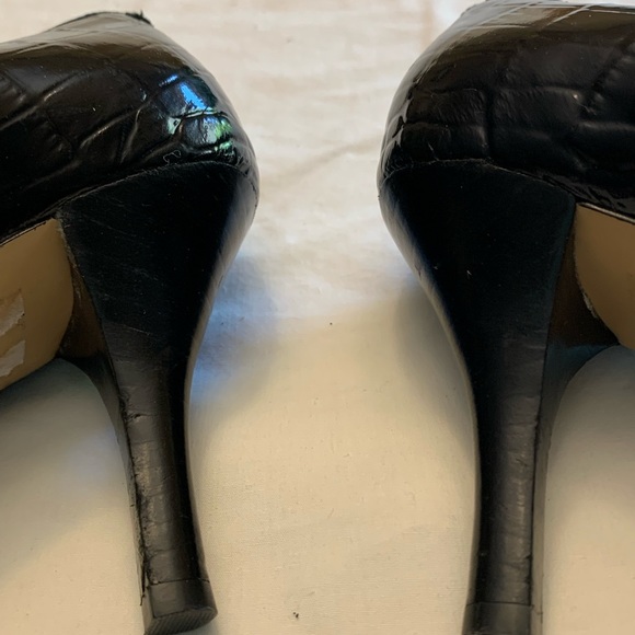 Arturo Chiang Black Patent Leather Pumps - Picture 6 of 6